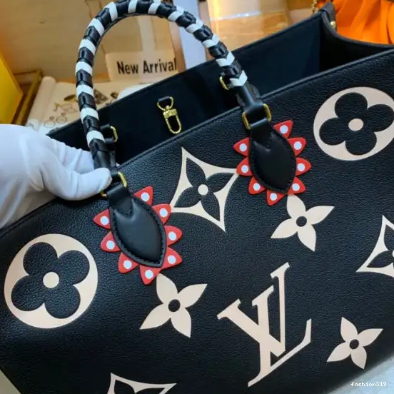 ONTHEGO GM LOUIS CRAFTY VUITTON 0326